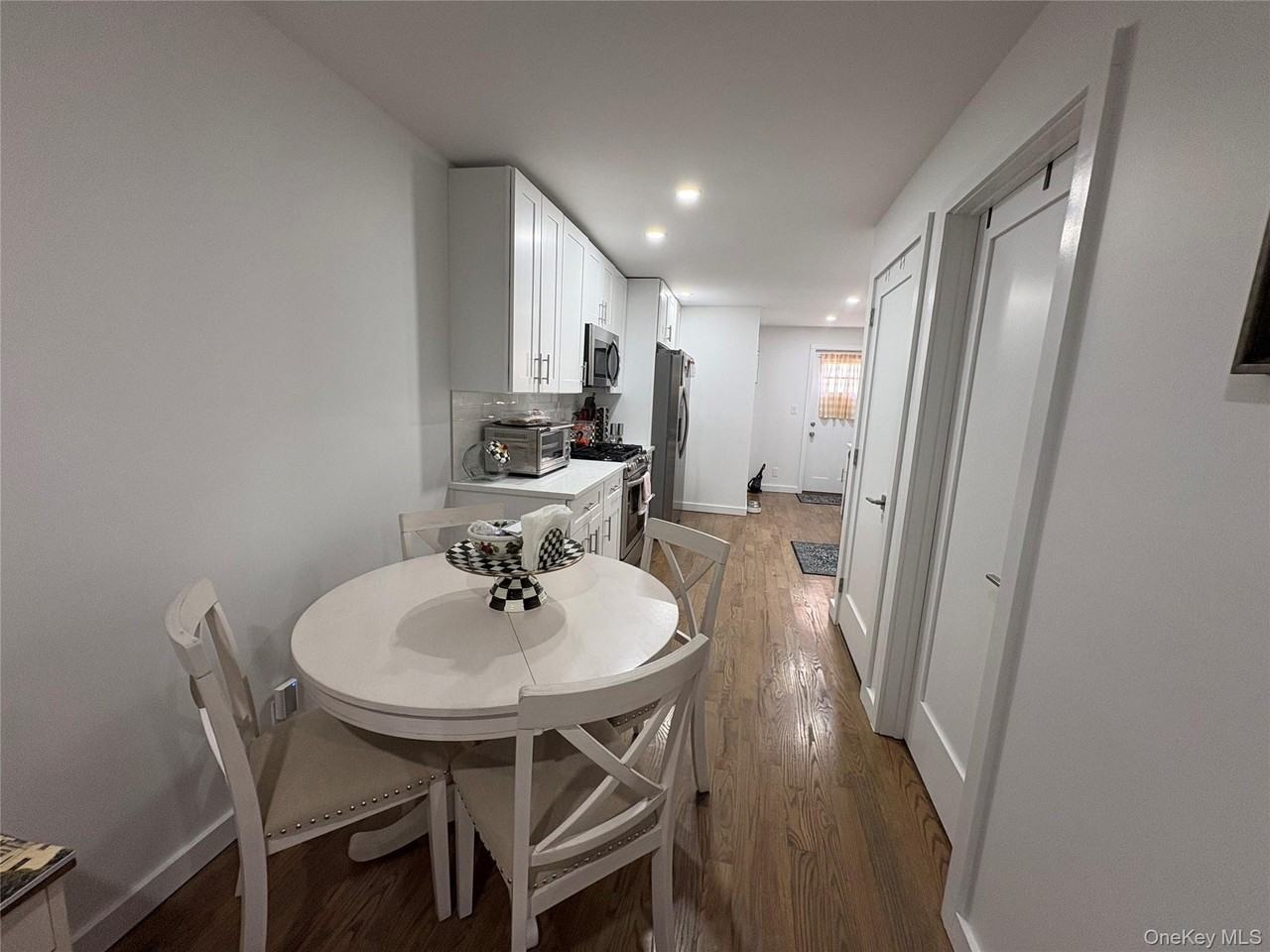 46 Maxwell Ave - Photo 4 of 19