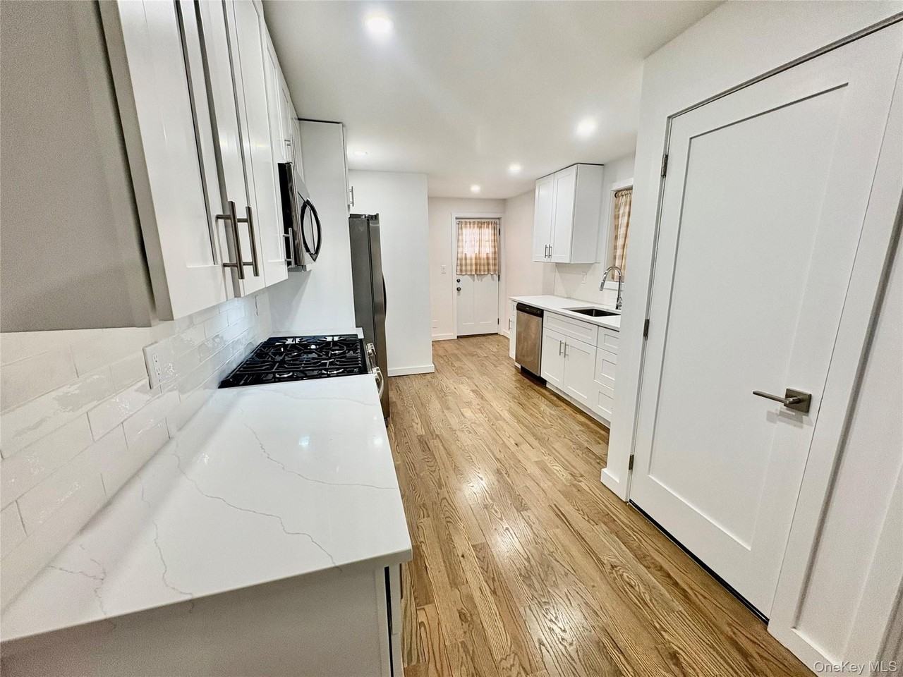 46 Maxwell Ave - Photo 5 of 19