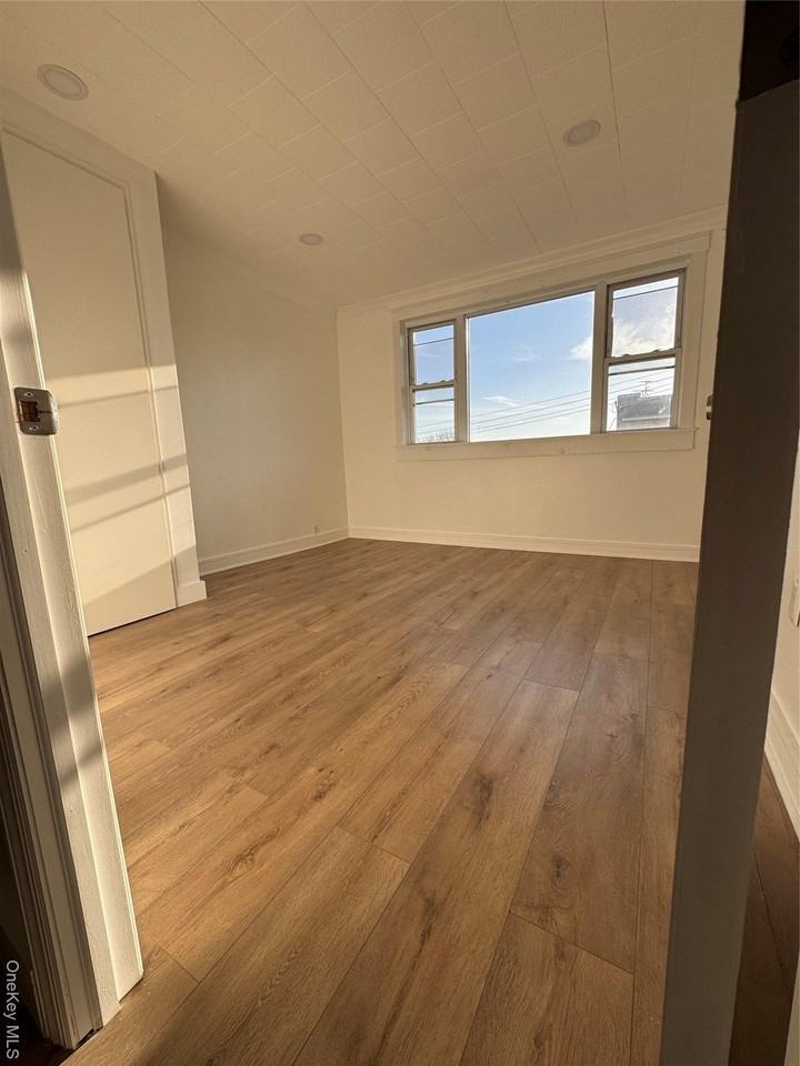 6235 65th St Unit 2 - Photo 5 of 9