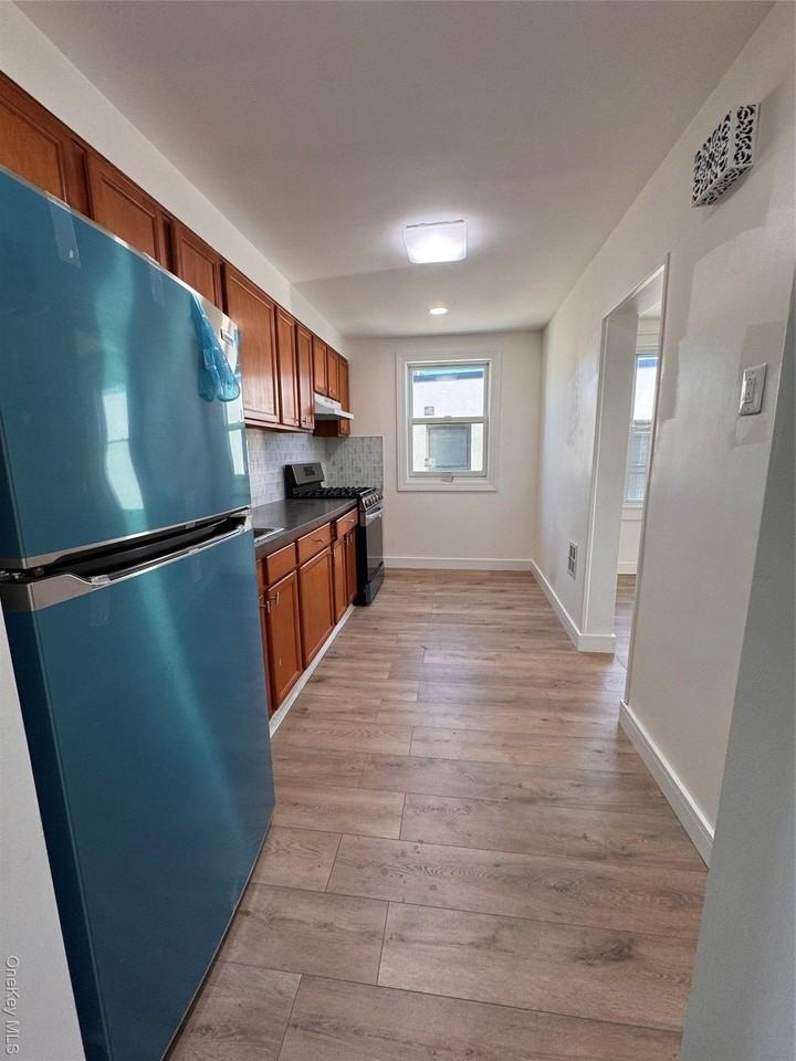 6235 65th St Unit 2 - Photo 7 of 9