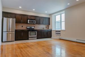 featured image of 25 W Broadway Apt 506