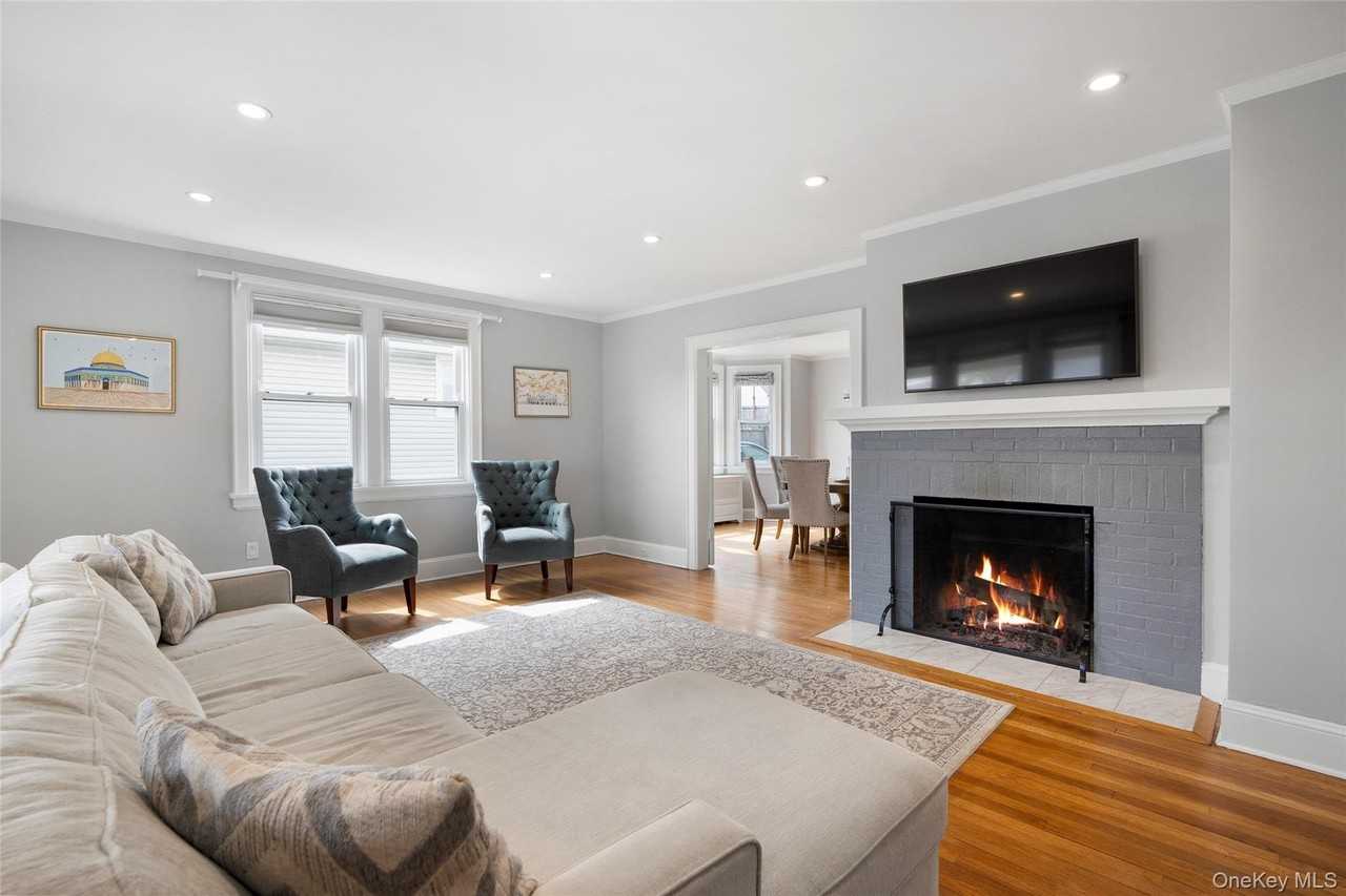 70 Breckenridge Ave - Photo 3 of 27