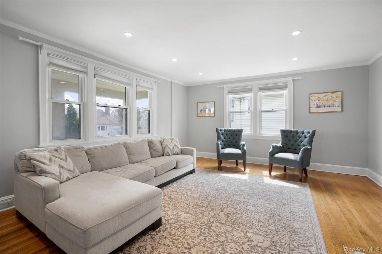 70 Breckenridge Ave - Photo 4 of 27