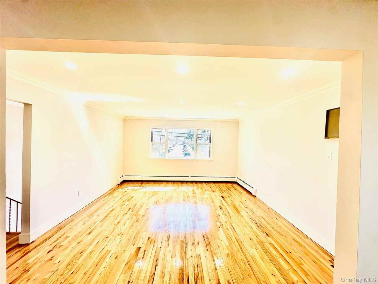 495 Kimball Ave 2nd Fl - Photo 2 of 22