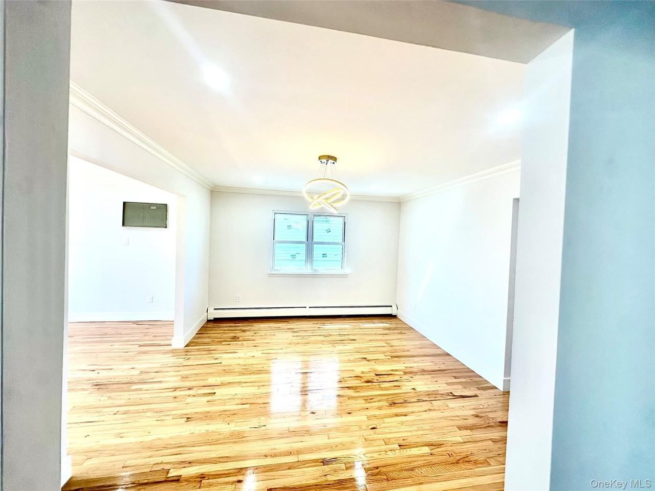 495 Kimball Ave 2nd Fl - Photo 3 of 22