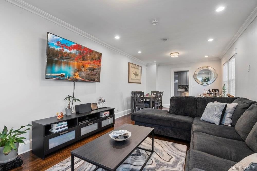 9 George Street unit: Lower - Photo 7 of 30