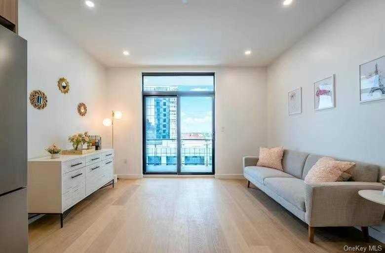 13416 35th Ave Unit 7e - Photo 3 of 10