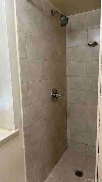 959 E 227th St - Photo 4 of 4