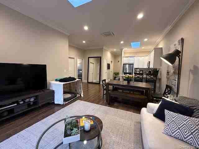 50-2K Stewart Ave Apt 2k - Photo 5 of 12