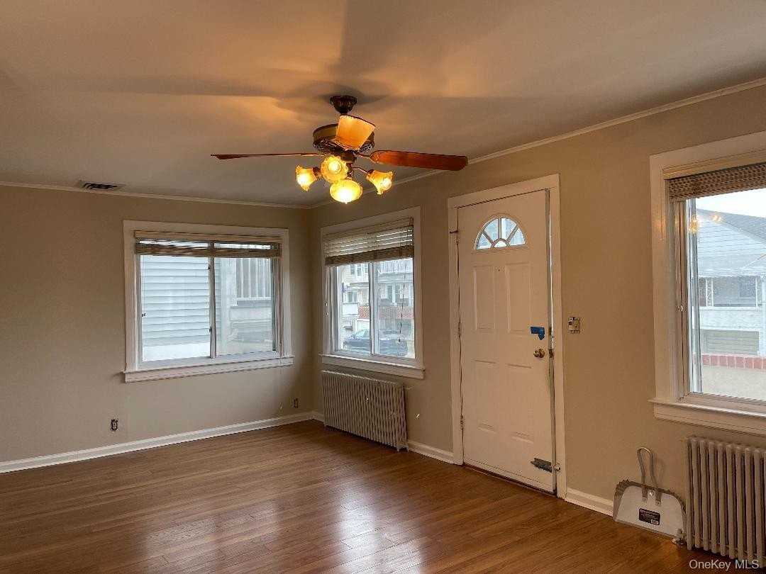 46 Illinois Avenue unit: Duplex - Photo 2 of 18