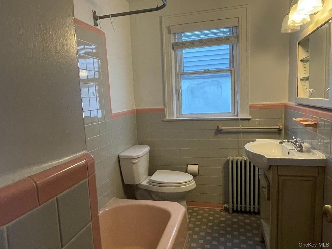 46 Illinois Avenue unit: Duplex - Photo 5 of 18