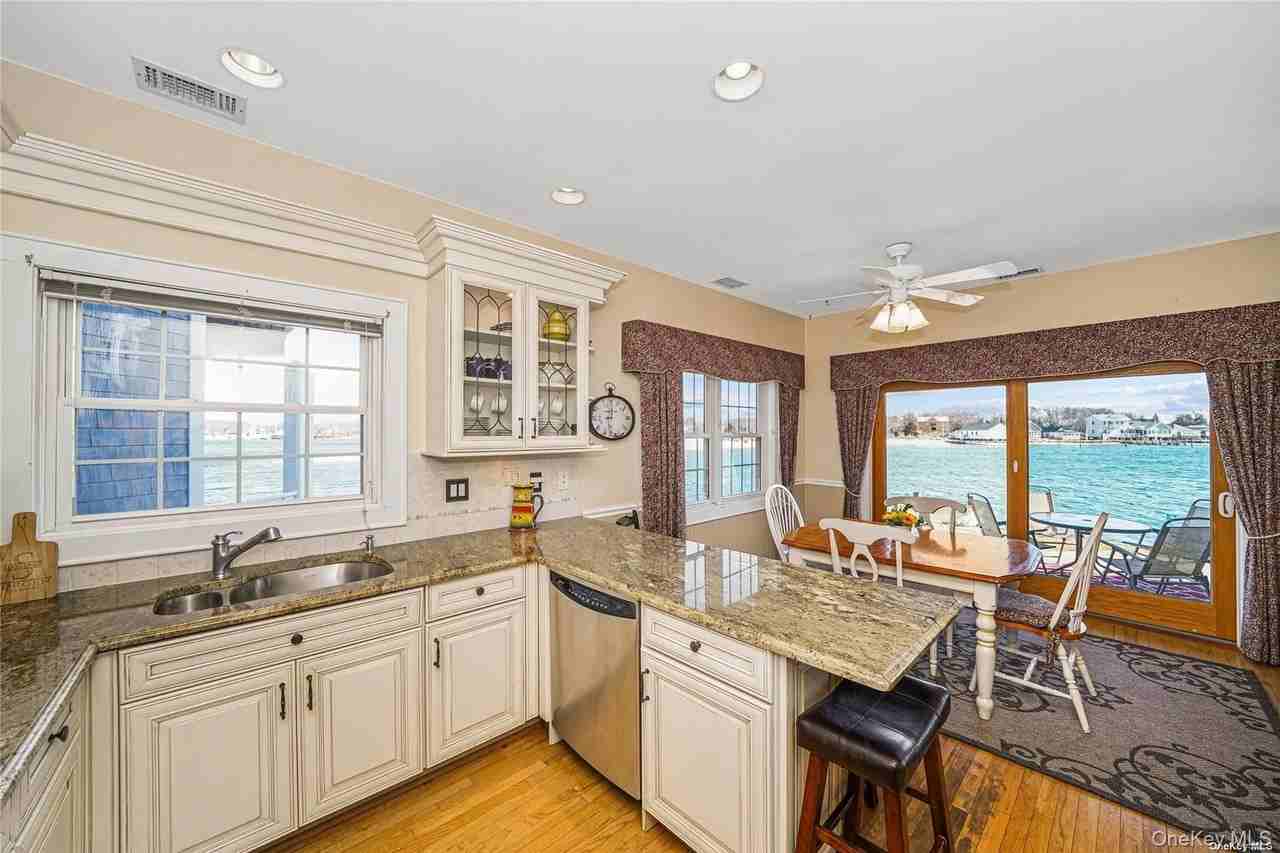 40 Stirling Cv - Photo 3 of 27