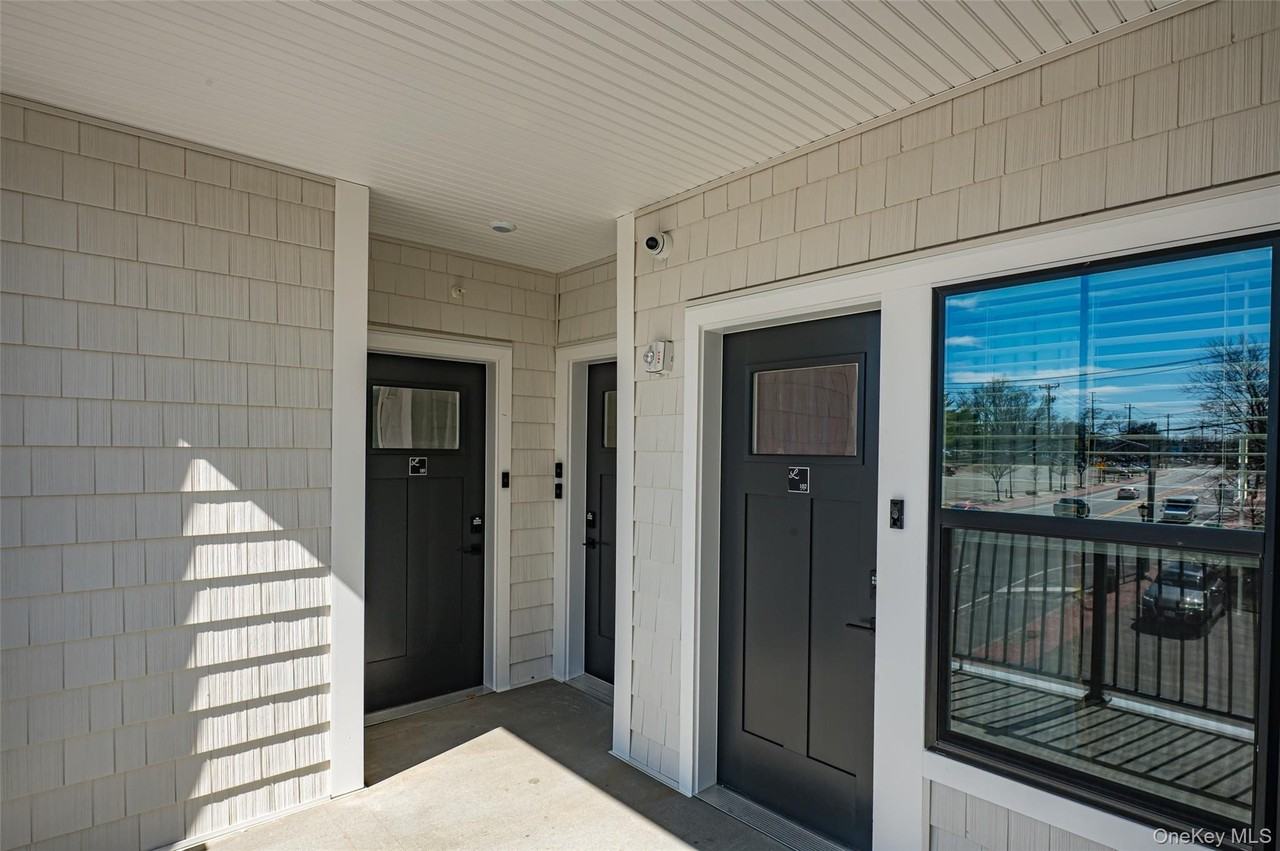 1100 New York Ave #104 - Photo 5 of 7