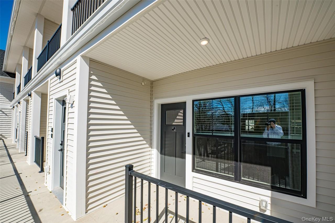 1100 New York Ave #104 - Photo 6 of 7
