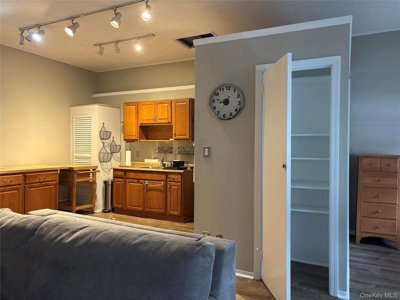 158 Horseshoe Rd - Photo 2 of 10