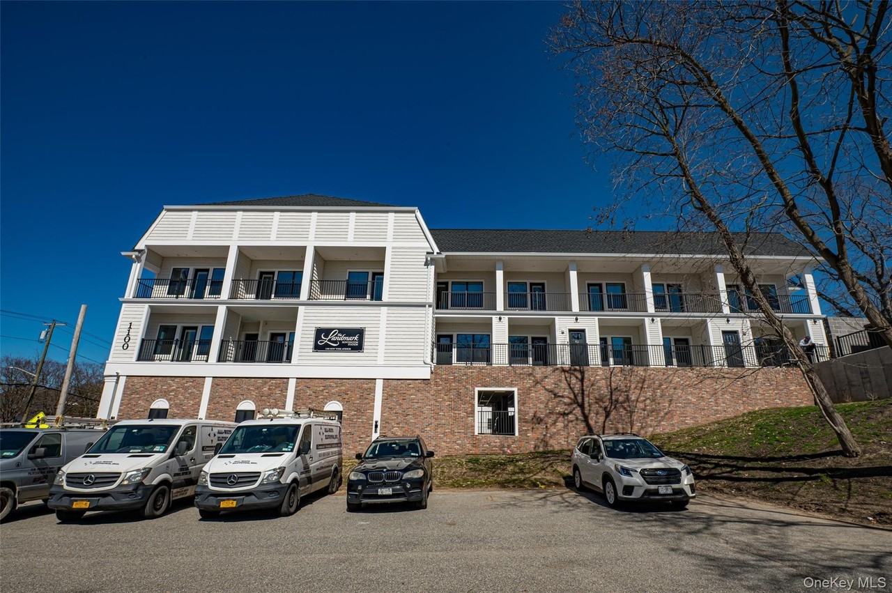 1100 New York Ave #204 - Photo 4 of 5