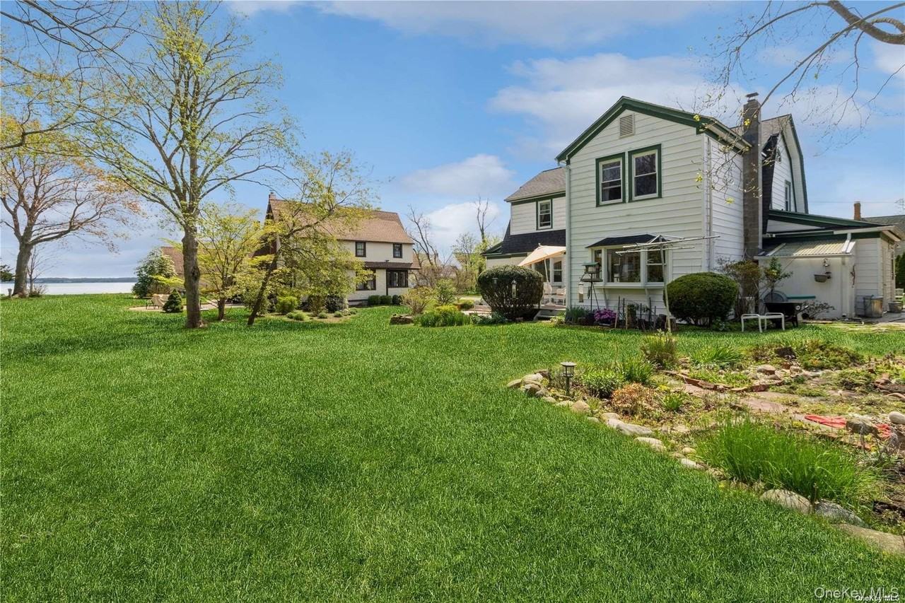 695 Rogers Rd - Photo 3 of 20