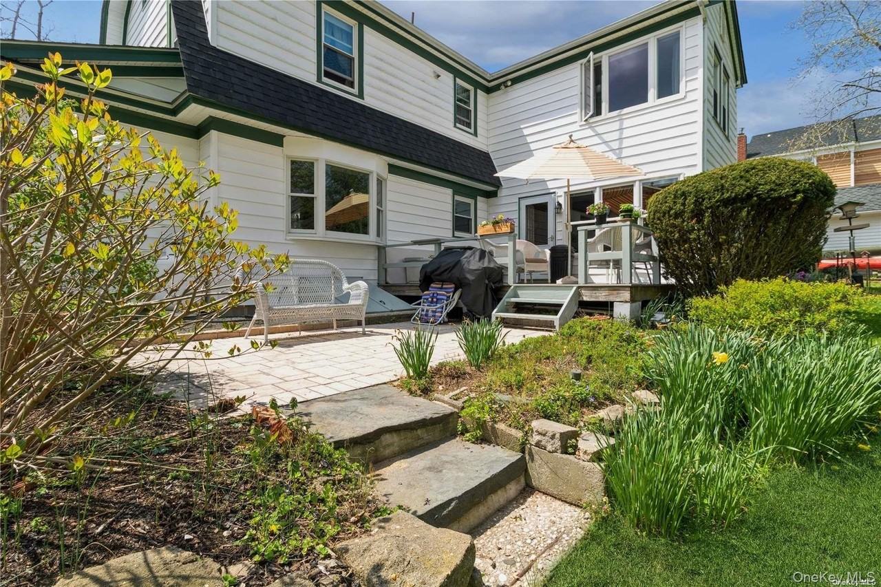 695 Rogers Rd - Photo 4 of 20