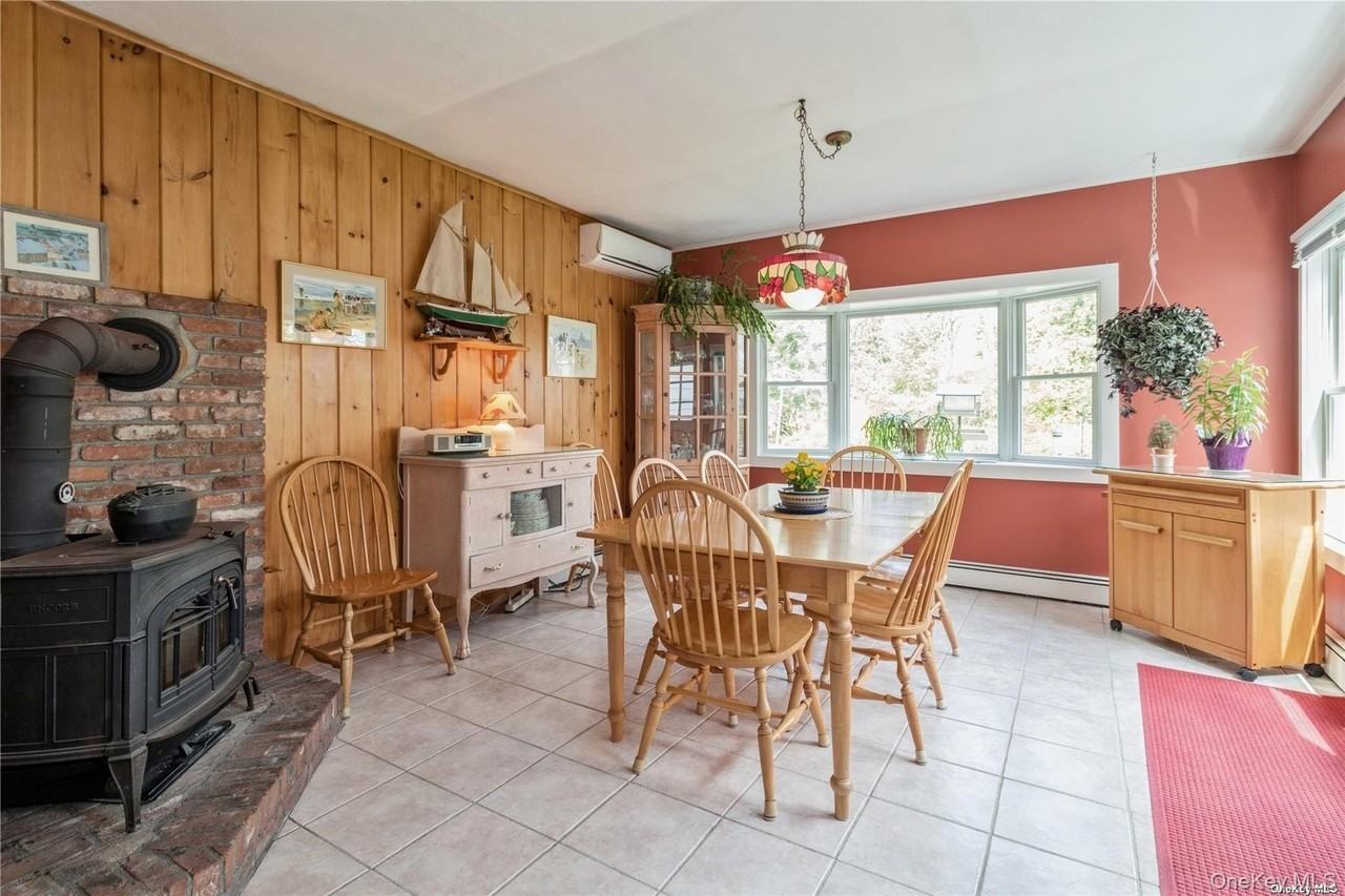 695 Rogers Rd - Photo 6 of 20