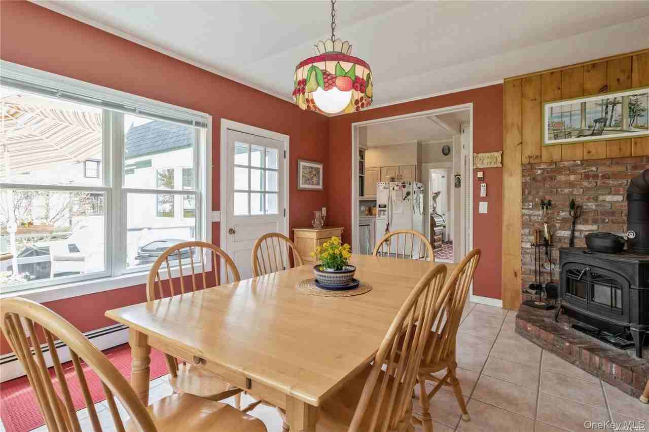 695 Rogers Rd - Photo 7 of 20