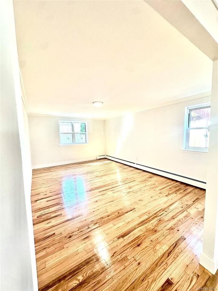 495 Kimball Ave 1st Fl - Photo 4 of 10