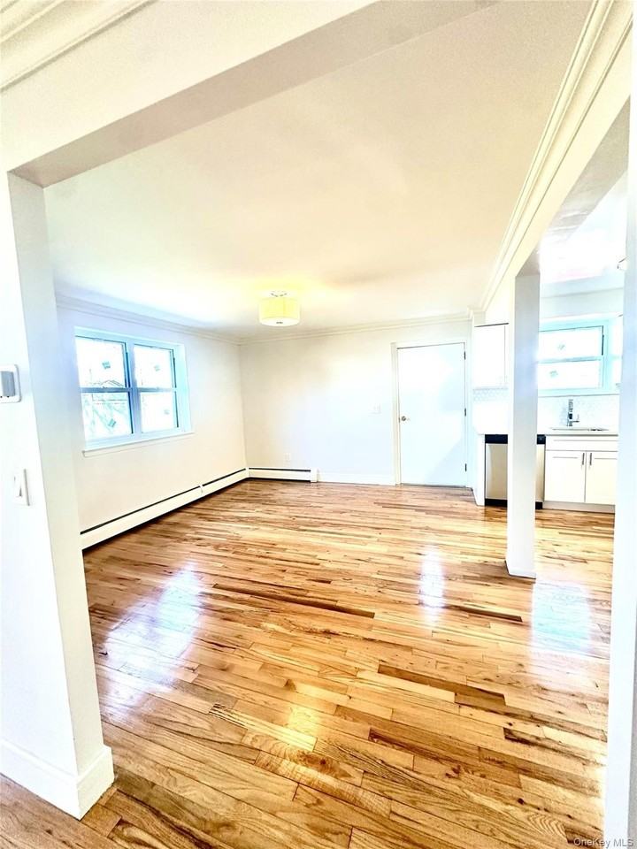 495 Kimball Ave 1st Fl - Photo 5 of 10