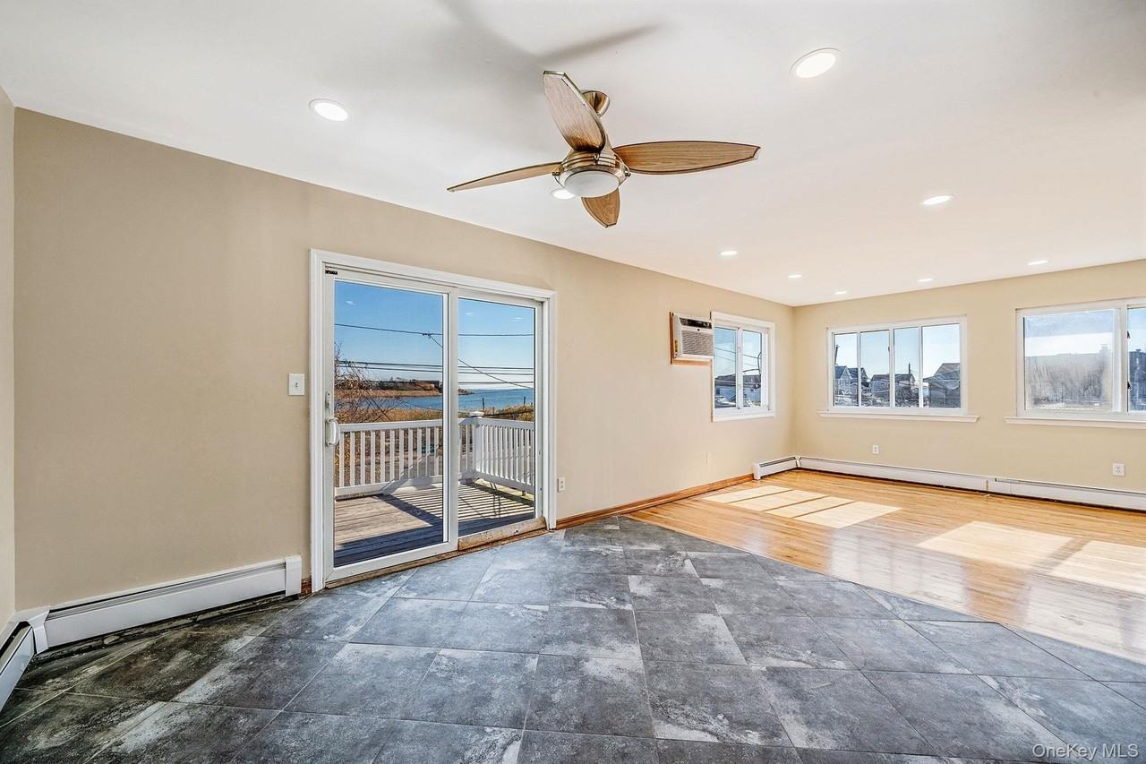 4 Bay Pl - Photo 7 of 37