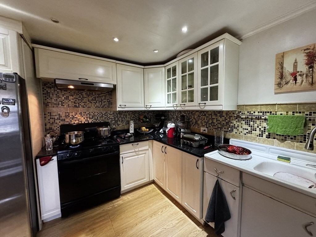 42 Florence St Unit 1 - Photo 5 of 9