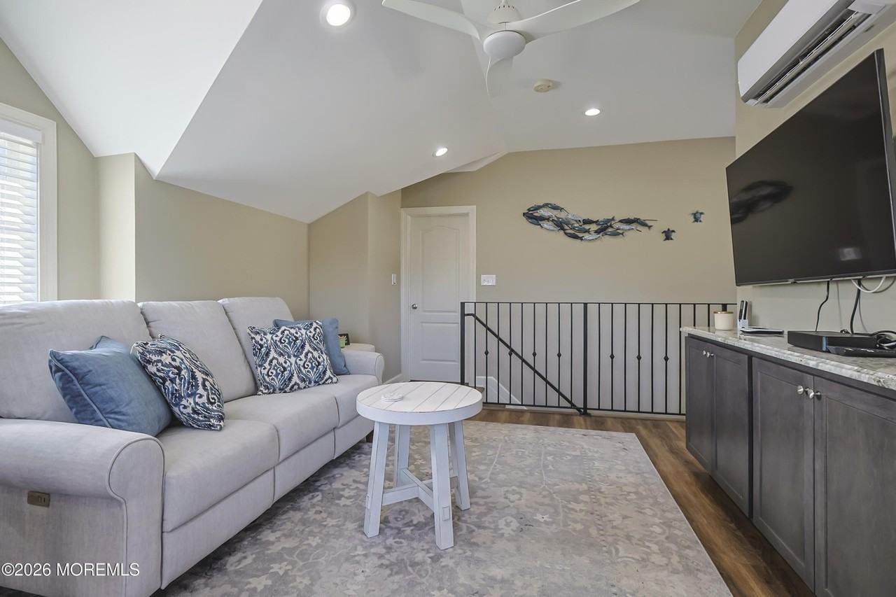 246 Mantoloking Rd - Photo 4 of 12