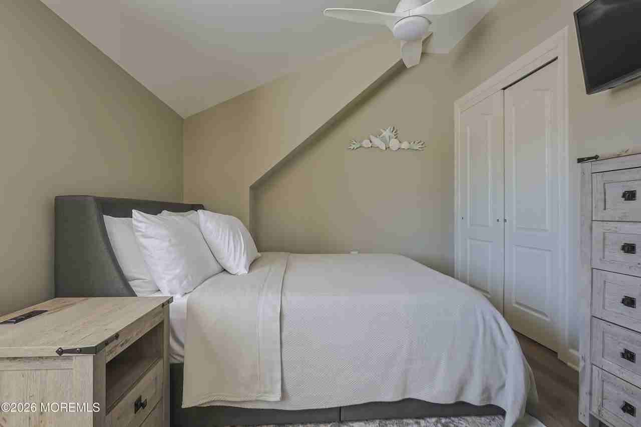 246 Mantoloking Rd - Photo 6 of 12