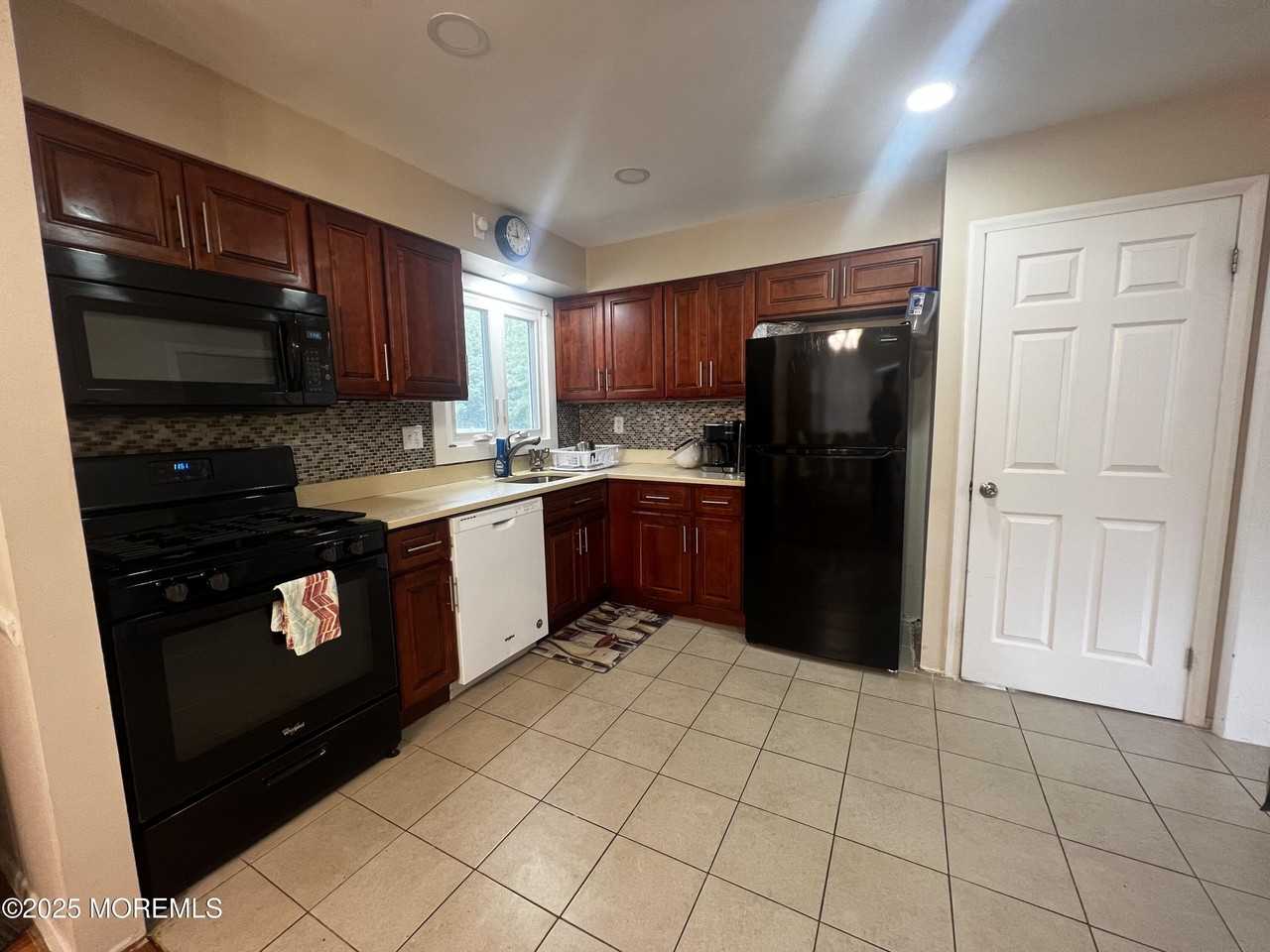 50 Whale Pond Rd - Photo 4 of 11