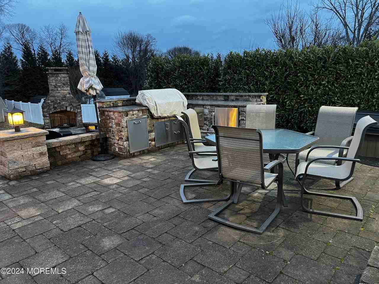 499 W Park Ave - Photo 3 of 23