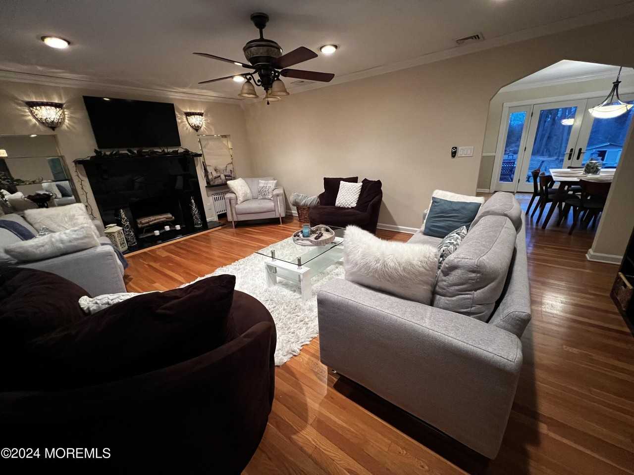 499 W Park Ave - Photo 5 of 23