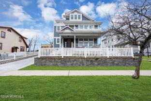 213 9th Ave - Photo 1 of 1