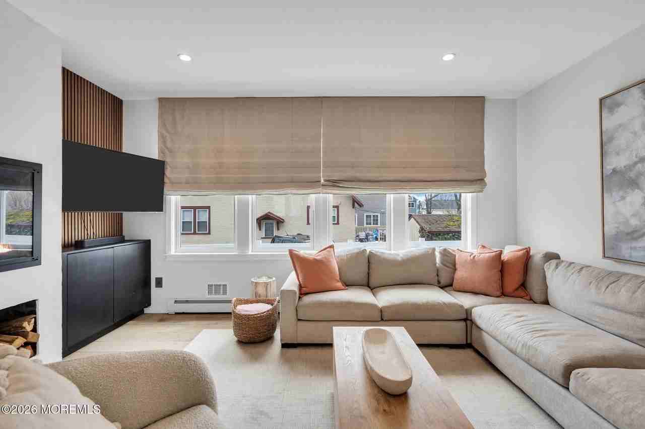 213 9th Ave - Photo 7 of 40