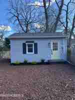 featured image of 945 Linden Ave