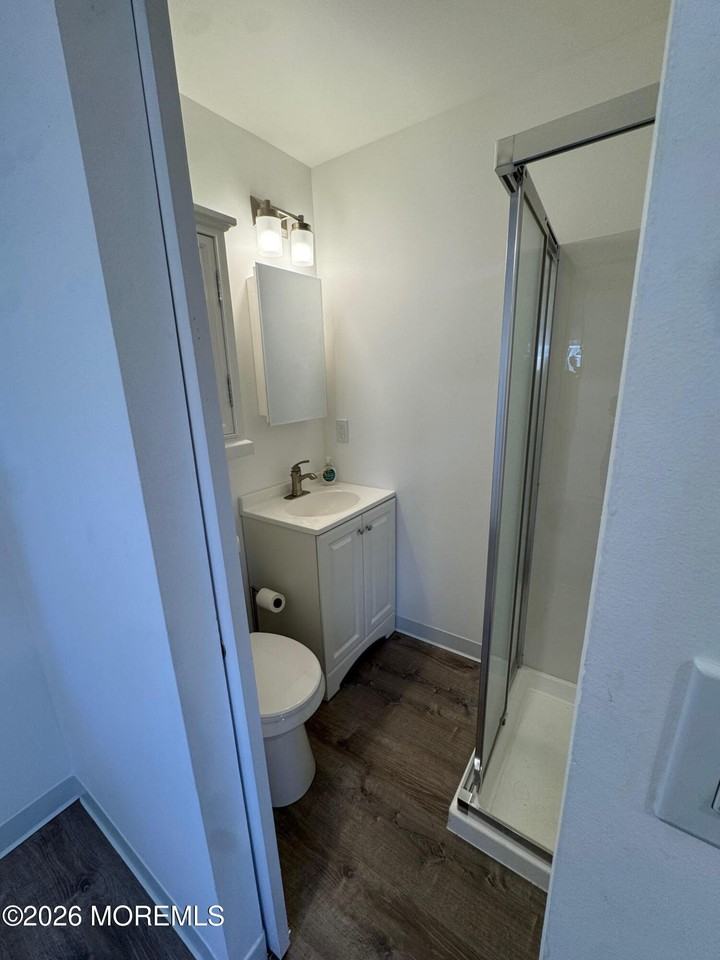 945 Linden Ave - Photo 7 of 10