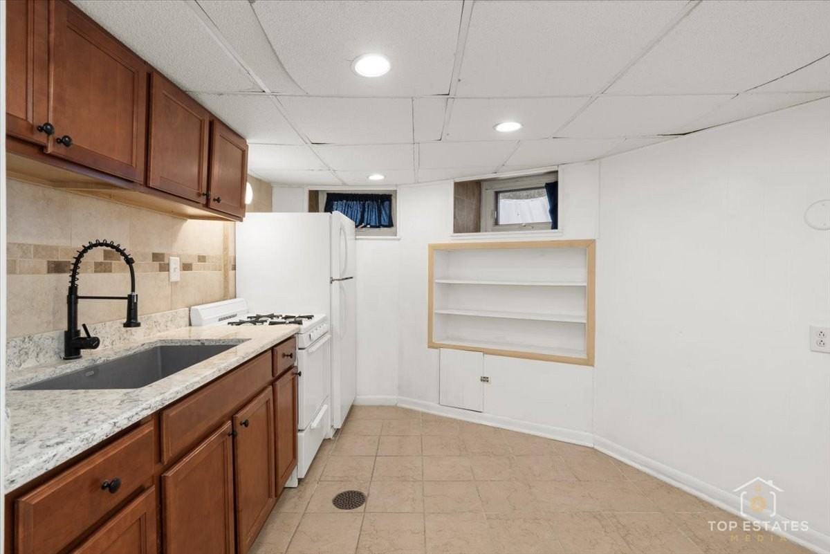 19 S 4th Ave Unit A - Photo 3 of 14