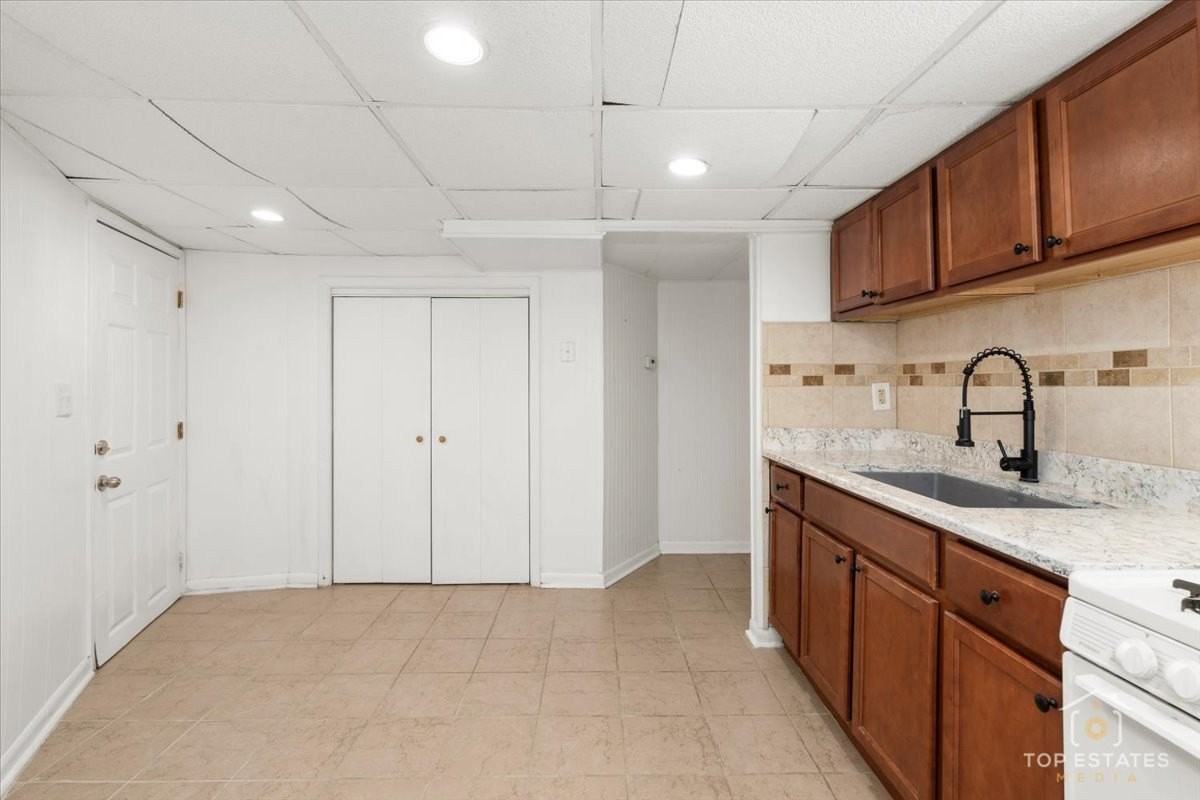 19 S 4th Ave Unit A - Photo 5 of 14