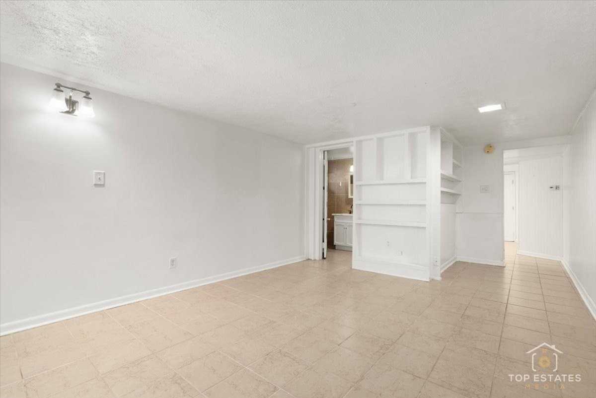 19 S 4th Ave Unit A - Photo 7 of 14