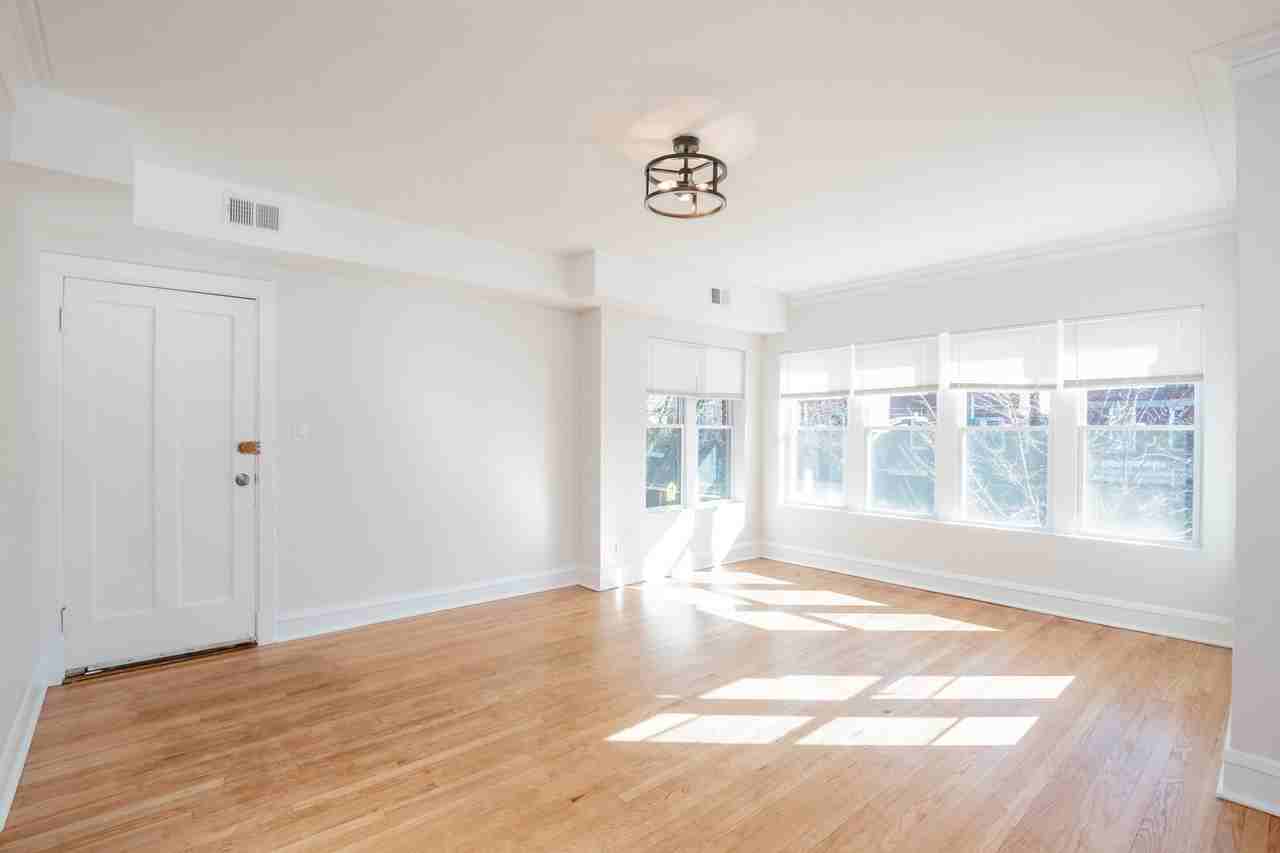 2136 N Avers Ave Unit 2 - Photo 4 of 21