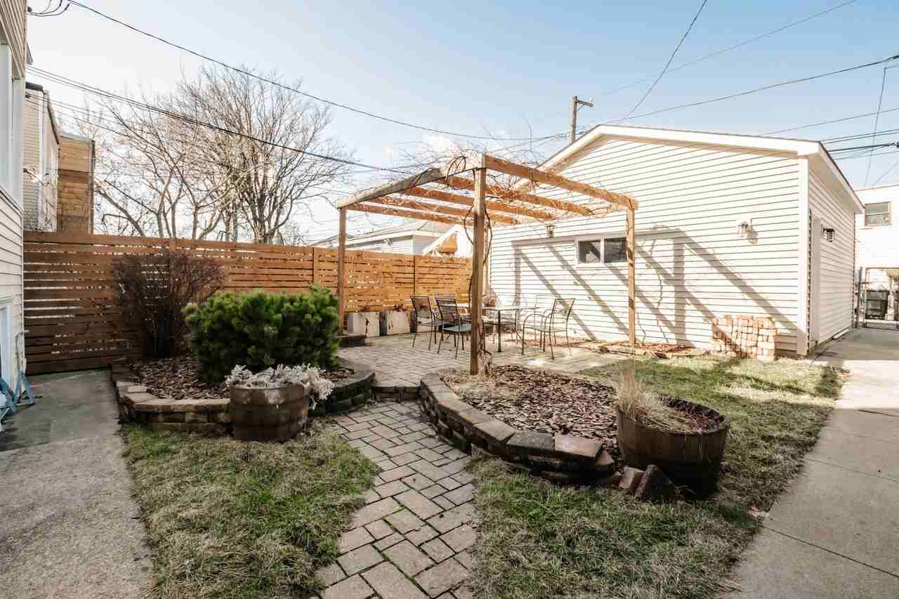 2136 N Avers Ave Unit 1 - Photo 4 of 21