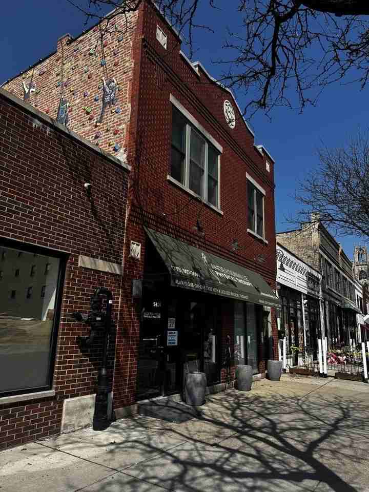 5414 N Broadway St Unit 2 - Photo 2 of 11