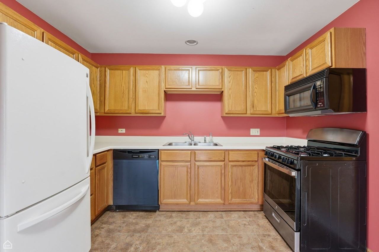 490 Westwood Ct Apt D - Photo 4 of 24