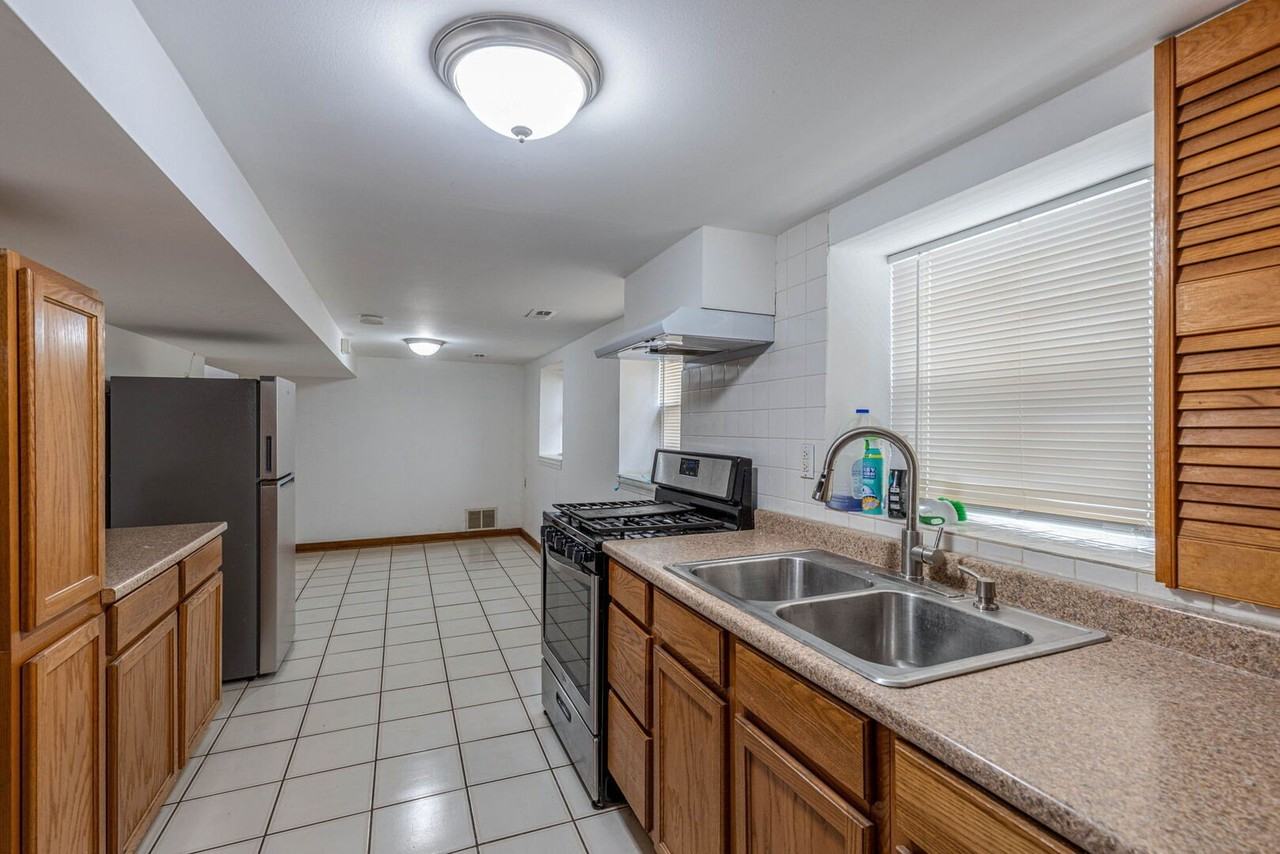 7408 W Addison St Unit 2 - Photo 3 of 24