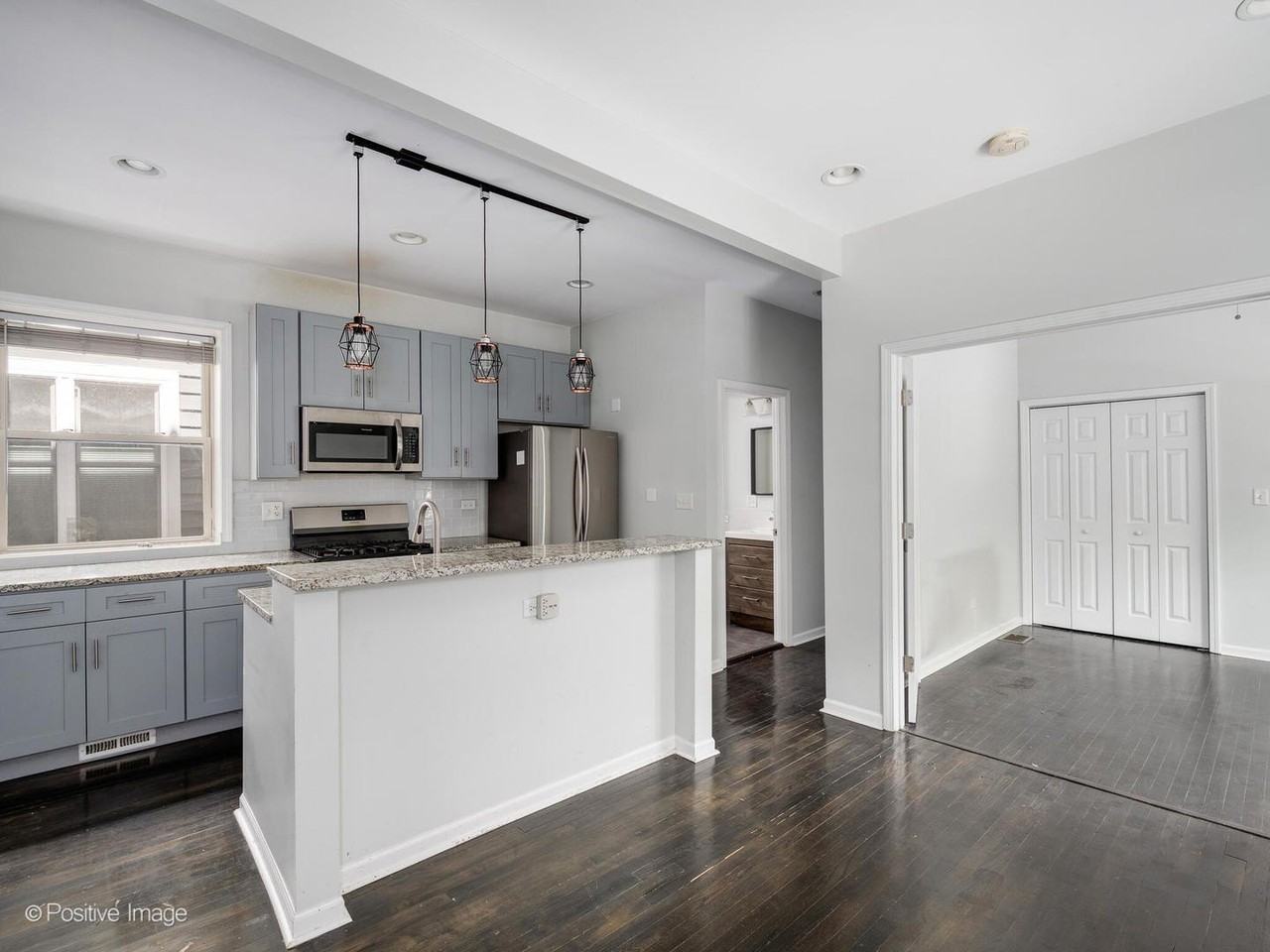 5134 N Oakley Ave Unit 2f - Photo 2 of 7