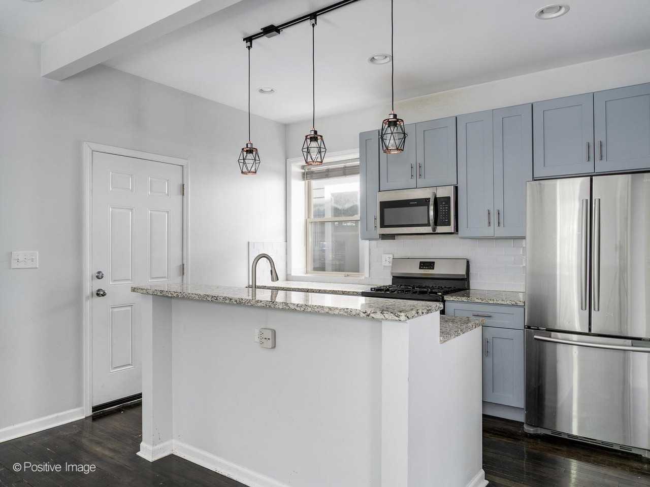 5134 N Oakley Ave Unit 2f - Photo 3 of 7