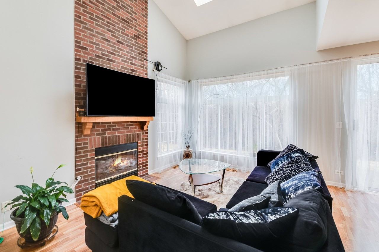 8257 Ripple Rdg - Photo 2 of 11