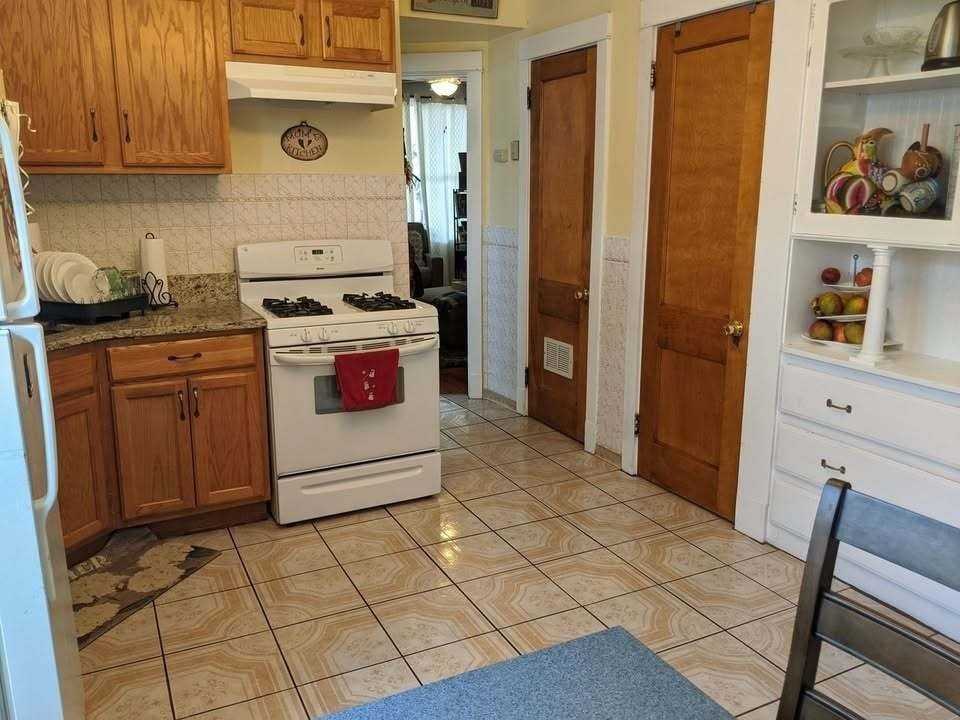 2131 N Lorel Ave Apt 1 - Photo 6 of 8