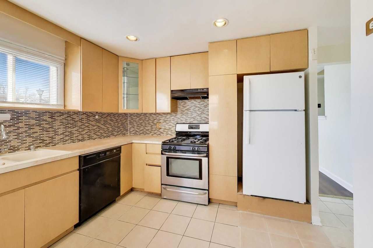 4908 Carol St Unit A - Photo 7 of 23